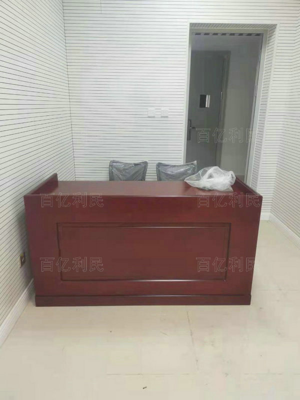 木質(zhì)審訊桌