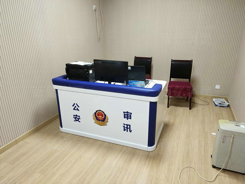木質(zhì)審訊桌